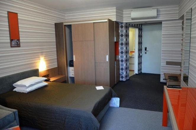 Villa Four Rooms คาร์คิฟ ภายนอก รูปภาพ