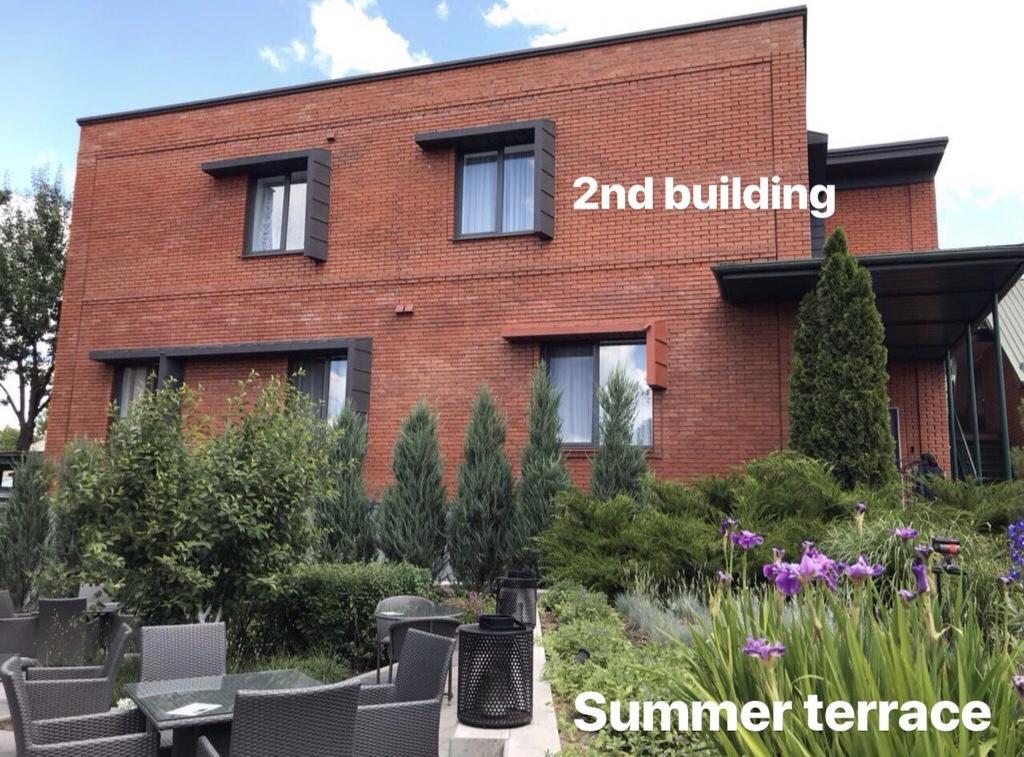 Villa Four Rooms คาร์คิฟ ภายนอก รูปภาพ