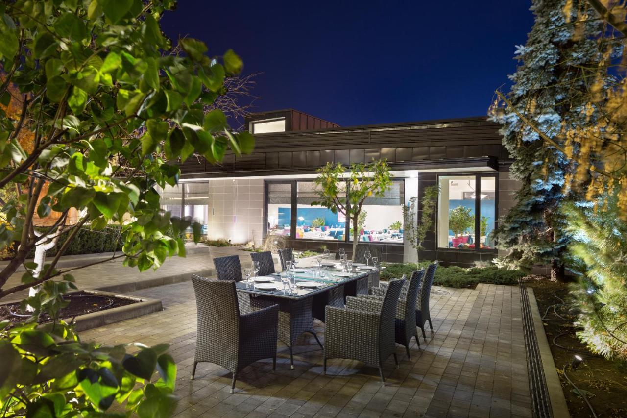 Villa Four Rooms คาร์คิฟ ภายนอก รูปภาพ